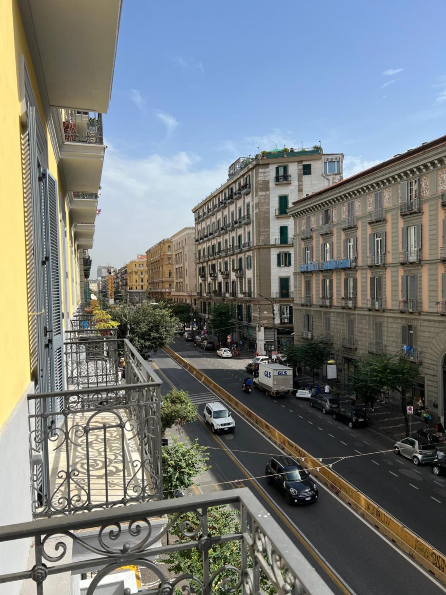 Sole Luxury * Naples